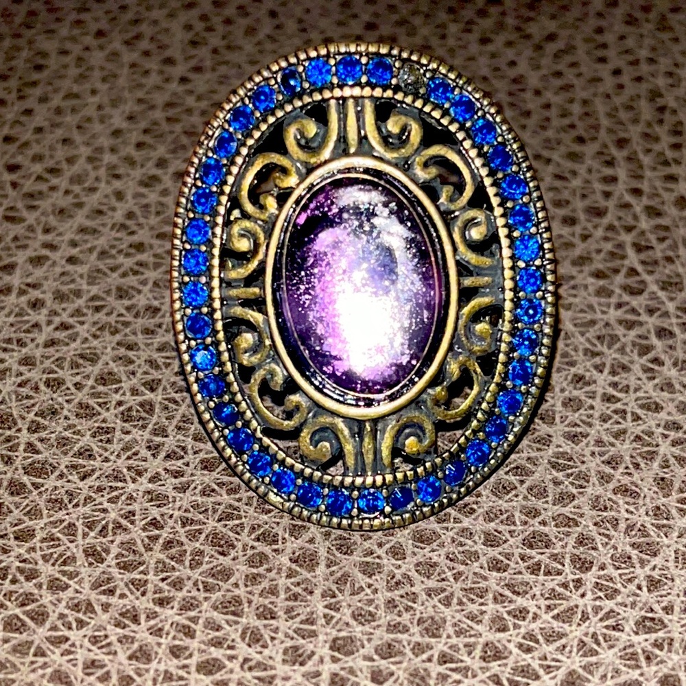 Vintage Amethyst Oval Finger Ring - Purple and Blue Rhinestones